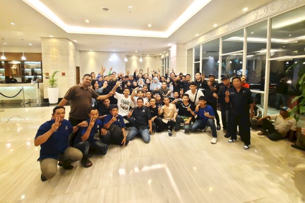 Sahiruddin Bawa Ratusan Kader NasDem Maros Saksikan “Andalan Hati” Debat Perdana di Pilgub Sulsel