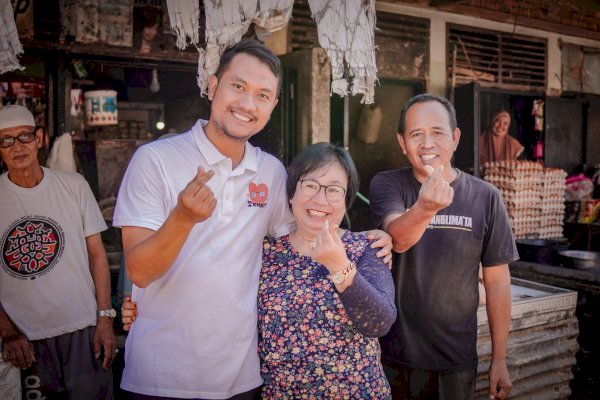 Sebelum Blusukan di Pasar Hartaco, Seto Sempatkan Ngopi Bareng Masyarakat di Warkop Tuan Guru