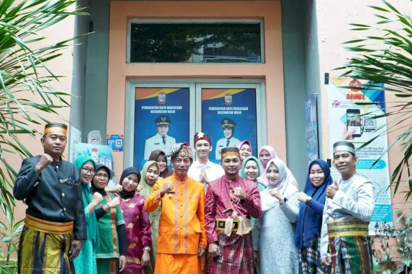 Peringati Hari Kebudayaan, Jajaran Kecamatan Wajo Kompak Pakai Baju Adat