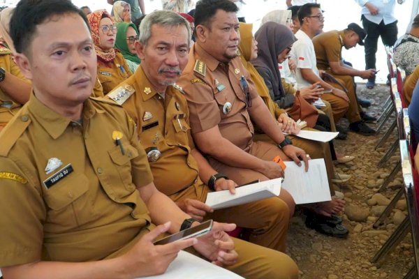 Camat Nimrod Hadiri Peresmkan Infrastruktur Hijau Program RISE