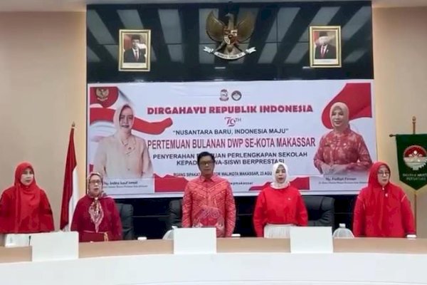 DWP Dpmptsp Makassar Hadiri Rapat Bulanan
