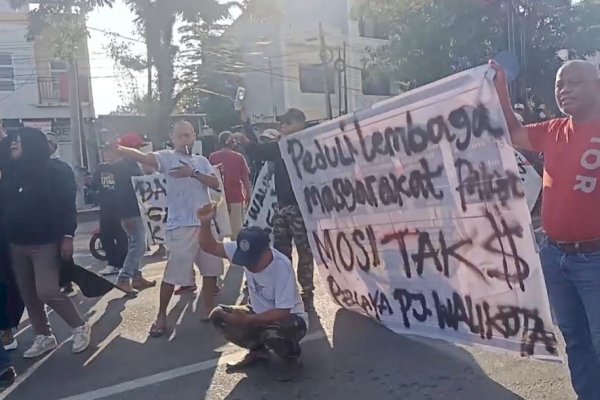 Ngotot Gelar Pemilihan Ketua RT/RW Jelang Pilkada, Pj Wali Kota Palopo Didemo Ratusan Warga