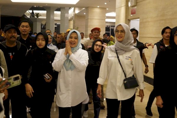 “Andalan Hati, Nomor Dua Pilihan Kita” Menggema Sambut Sudirman – Fatma di Debat Pilgub Sulsel