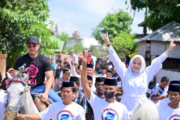 Berkuda ke Lokasi, Fatmawati dan Kaesang Disambut Hangat Masyarakat Adat Tolotang