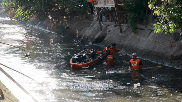 Pjs Arwin Azis Apresiasi Kekompakan Masyarakat Bersihkan Kanal.