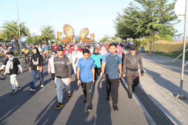 Jalan Sehat dan Senam Bersama, Pjs Wali Kota Makassar : Olahraga Investasi Berharga