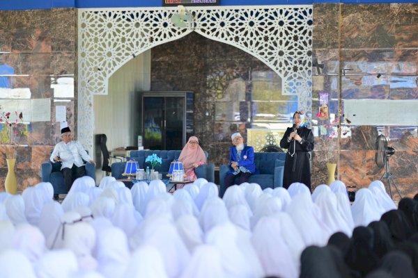 Pimpinan dan Pengasuh Pesantren Darul Aman Gombara Doakan Andalan Hati Pimpin Sulsel