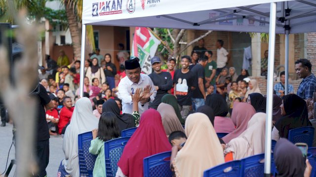 Paslon 02 IAKAN Bantaeng Komitmen Lanjutkan Program Seragam Sekolah Gratis hingga SMA Plus Beasiswa Kuliah.