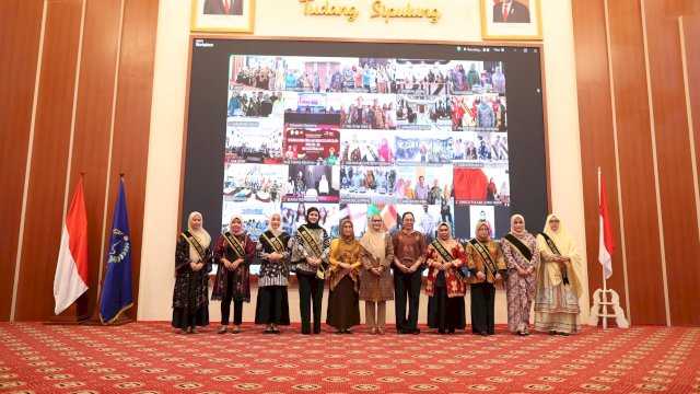 Andi Tenri Anna Dikukuhkan sebagai Bunda Forum Anak Daerah Makassar 2024-2025.