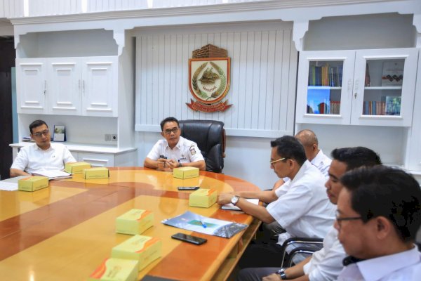 Rapat Bersama TPAD Pemkot Makassar, Pj Sekda Irwan Adnan: Tekankan Rencana APBD Pokok 2025 Rampung Sesuai Timeline