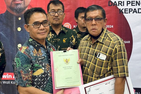 Pj Sekda Irwan Adnan Saksikan Serah Terima PSU Senilai Rp232 Miliar kepada Pemkot Makassar