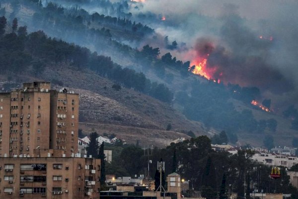 Hizbullah Hujani Israel dengan 200 Roket, Sirene Meraung Kencang-Warga Panik Berlarian