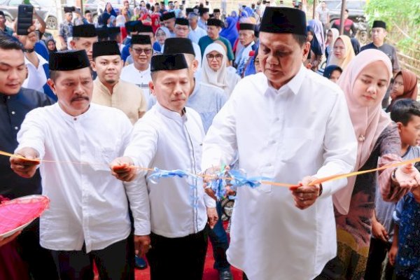 Gerakan Cinta Masjid, Bupati Barru Bersama Ketua TP PKK Resmikan Masjid Baburrahman di Gattareng 