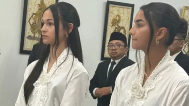 Estella Loupattij dan Noa Leatomu Resmi Jadi WNI.(F-INT)