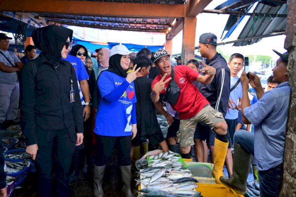Seruan Andalan Hati Nomor 2 Bergema di TPI Paotere, Fatmawati Disambut Hangat