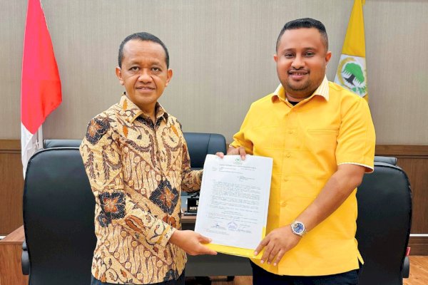 Ketum Golkar Bahlil Lahadalia Tunjuk Denny Henrry Bonai Jadi Ketua DPRD Papua