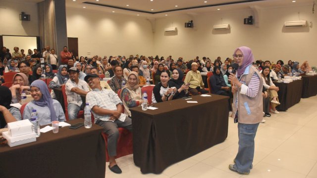 Rezki Mulfiati Lutfi Bersama Ratusan Tim Manna Ngapa Supar Ja.