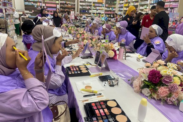 20 Peserta Unjuk Kreativitas dalam Kompetisi Makeup Avione Kolaborasi dengan CitraCosmetic