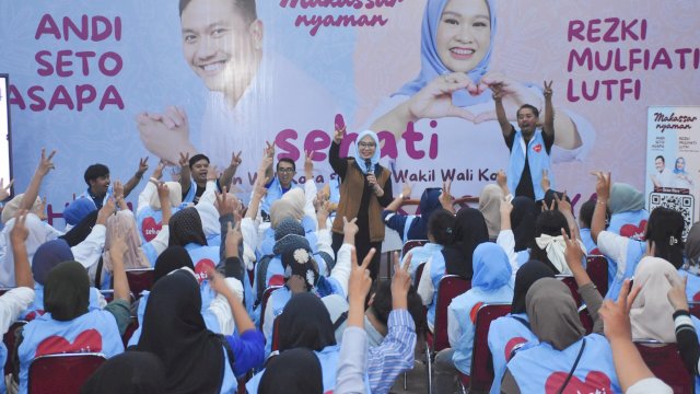 Rezki Mulfiati Lutfi Bersama Sejumlah Saksi TPS