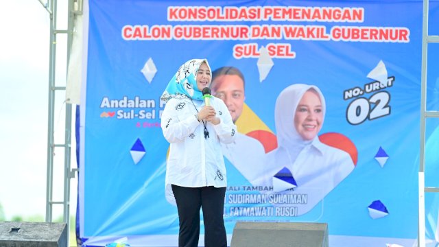 Fatmawati Rusdi Bersama Masyarakat Bulukumba.