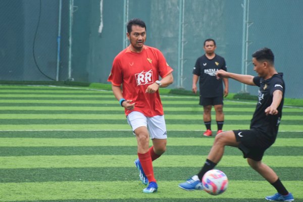 Masa Tenang, Seto Lepas Penat dengan Bermain Mini Soccer Bareng Jurnalis