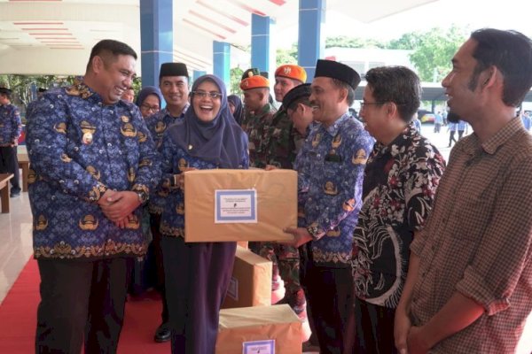 Kompak di Harkopnas ke-77, Bupati dan Wabup Beri Penghargaan 10 Koperasi Berprestasi