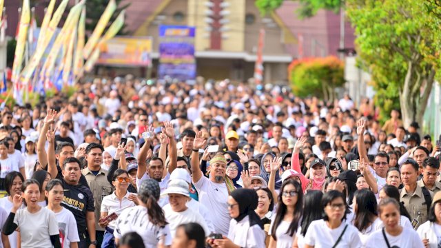 Andi Sudirman dan Fatmawati Kompak Hadir di Tana Toraja.