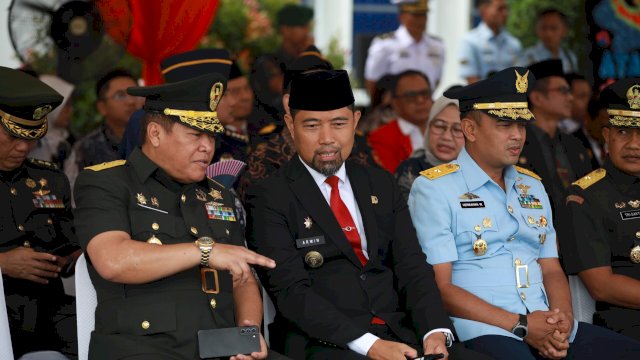 Pjs Wali Kota Makassar Arwin Azis Hadiri Sertijab Komandan Lantamal VI.