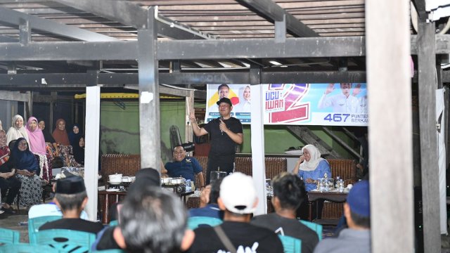 Dari Warkop Hingga Kolong Rumah, RMS Keliling Enrekang Demi Kampanyekan Andalan Hati dan Ucu-Iwan