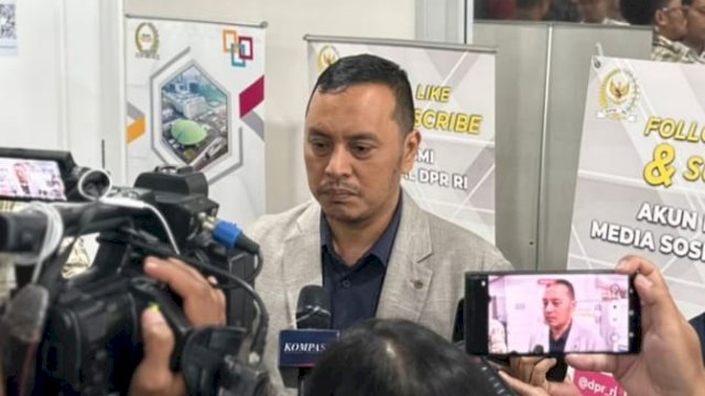 Ketua Komisi XIII DPR RI Willy Aditya di Kompleks Parlemen.