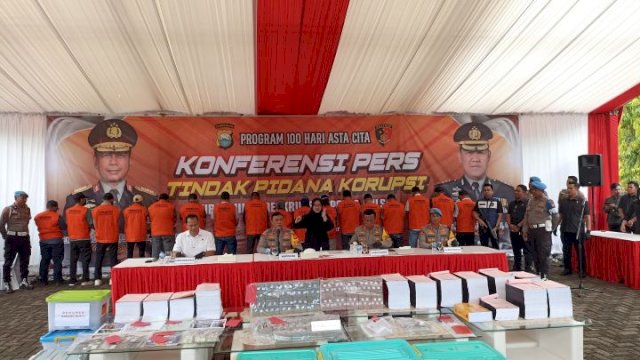 Polda Sulsel tangkap 21 tersangka pelaku Korupsi di Sulsel.(F-INT)