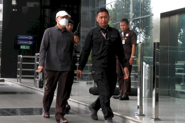 Terkait OTT, Gubernur Bengkulu Rohidin Mersyah Bungkam saat Tiba di KPK