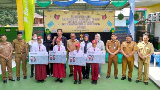 Wabup Soppeng Bersama Pihak Sulselbar Gelar Sosialisasi Program GENCARKAN di SDN 3 Lemba.