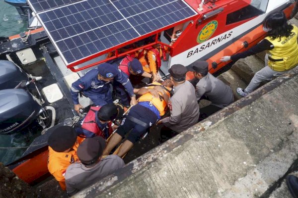 Damkar Makassar dan Pelindo Gelar Simulasi Keadaan Darurat di Pelabuhan