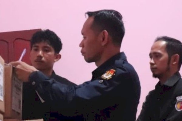 Bawaslu Pangkep Awasi Ketat Proses Penyortiran 255, 875 Surat Suara Pilkada