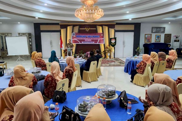  Pangkep Gelar Peningkatan SDM DWP Lokakarya Etika Makan