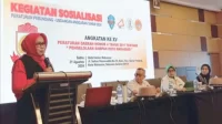 Apiaty Amin Syam Ajak Masyarakat Makassar Peduli Terhadap Sampah