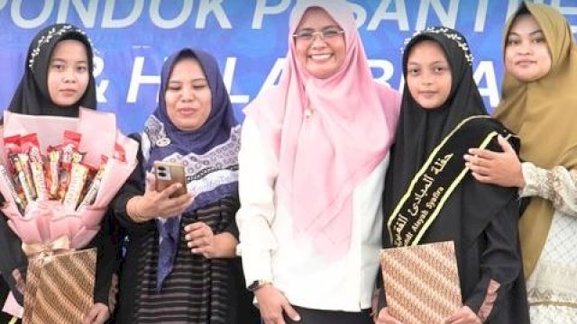 Plt Bupati Bagikan Asupan Bergizi untuk Santri