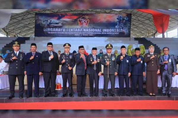 Ketua DPRD Pangkep, Haris Gani Hadiri Perayaan HUT ke-79 TNI