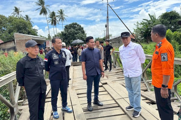 Ketua DPRD Takyuddin Bareng Abd Rahman Bareng Pj Bupati Tinjau Pos Pengamanan Nataru-Infrastruktur Rusak