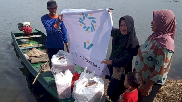 Tim RML Foundation Salurkan Bantuan di Kecamatan Manggala