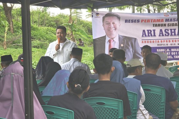 Temu Konstituen, Ketua Fraksi NasDem Ari Ashari Ilham Terima Aspirasi Warga soal Lahan Pemakaman, Lampu Jalan hingga Ambulance