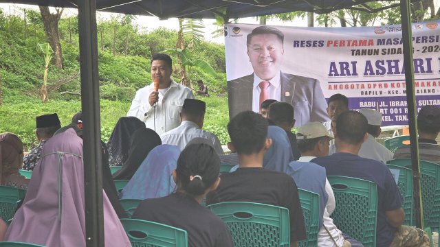 Ketua Fraksi NasDem Ari Ashari Ilham Terima Aspirasi Warga.