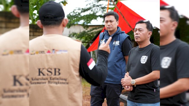 Legislator NasDem Odhika Tinjau-Beri Bantuan Korban banjir di Kecamatan Biringkanaya.