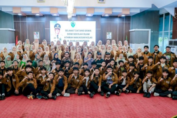 Bupati Barru Sambut Siswa Siswi SMP Islam Athirah Makassar