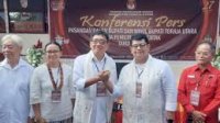 Kompak Gunakan Baju Putih, Dedy-Andrew Daftar Ke KPU Toraja Utara