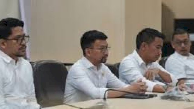 Sekretaris Bapenda Hadiri Rapat Pendapat Fraksi di DPRD Makassar