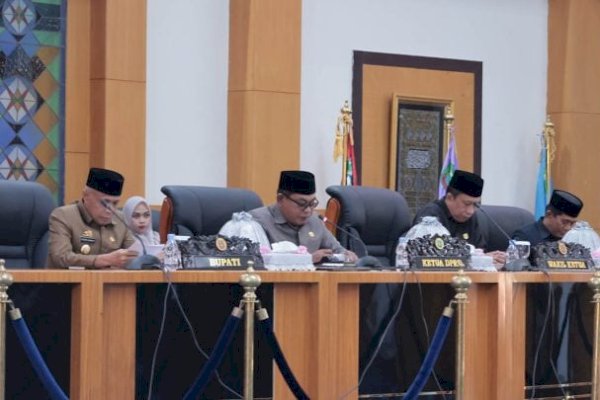 Seluruh Fraksi di DPRD Pangkep Setujui Ranperda APBD TA 2025