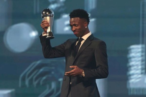 Vinicius Junior Raih Gelar Pemain Terbaik FIFA 2024, Kalahkan Rodri dan Bellingham