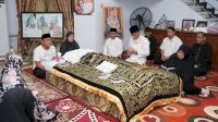 Melayat ke Rumah Duka HM Alwi Hamu, Prof Fadjry Djufry: Beliau Banyak Berkontribusi untuk Kemajuan Sulsel